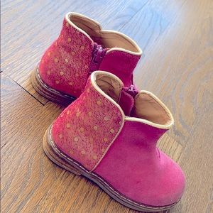 Tucker + Tate pink boots with gold accent